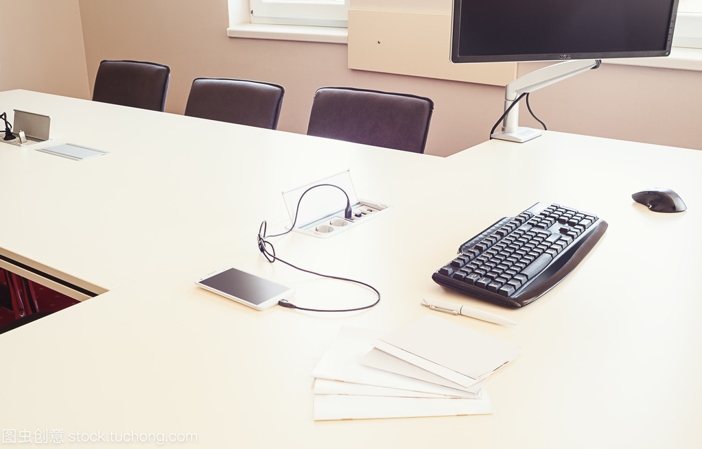 企業辦公室內部汽車租賃 高效與便捷的出行解決方案